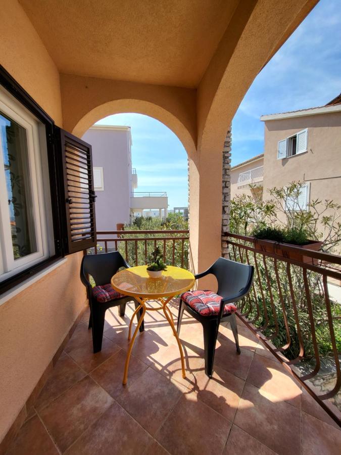 Apartmaniinprimosten Primošten Exterior foto